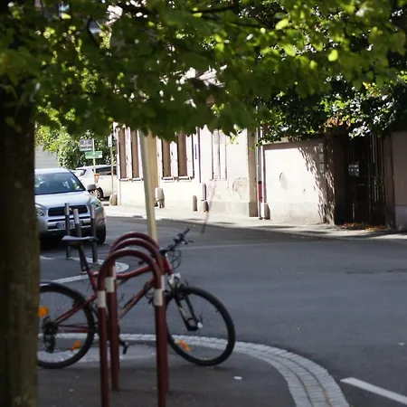 Casa Naoki - Centre Historique Отель *